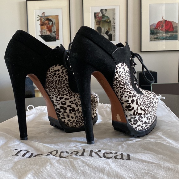 Alaia Suede Platform Booties - Picture 4 of 6